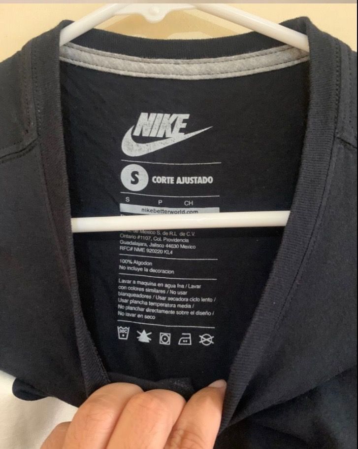 Nike Just Do It Shirt Womens (Category: Shirts) located in Valenzuela. Submitted by clickandshoppreloved (Listing ID 1467615162, Image 2). Description: Nike Just Do It Shirt Womens Onhand, Original Small Ontag (25L x 14.5W) (Excellent Condition, Good As New).