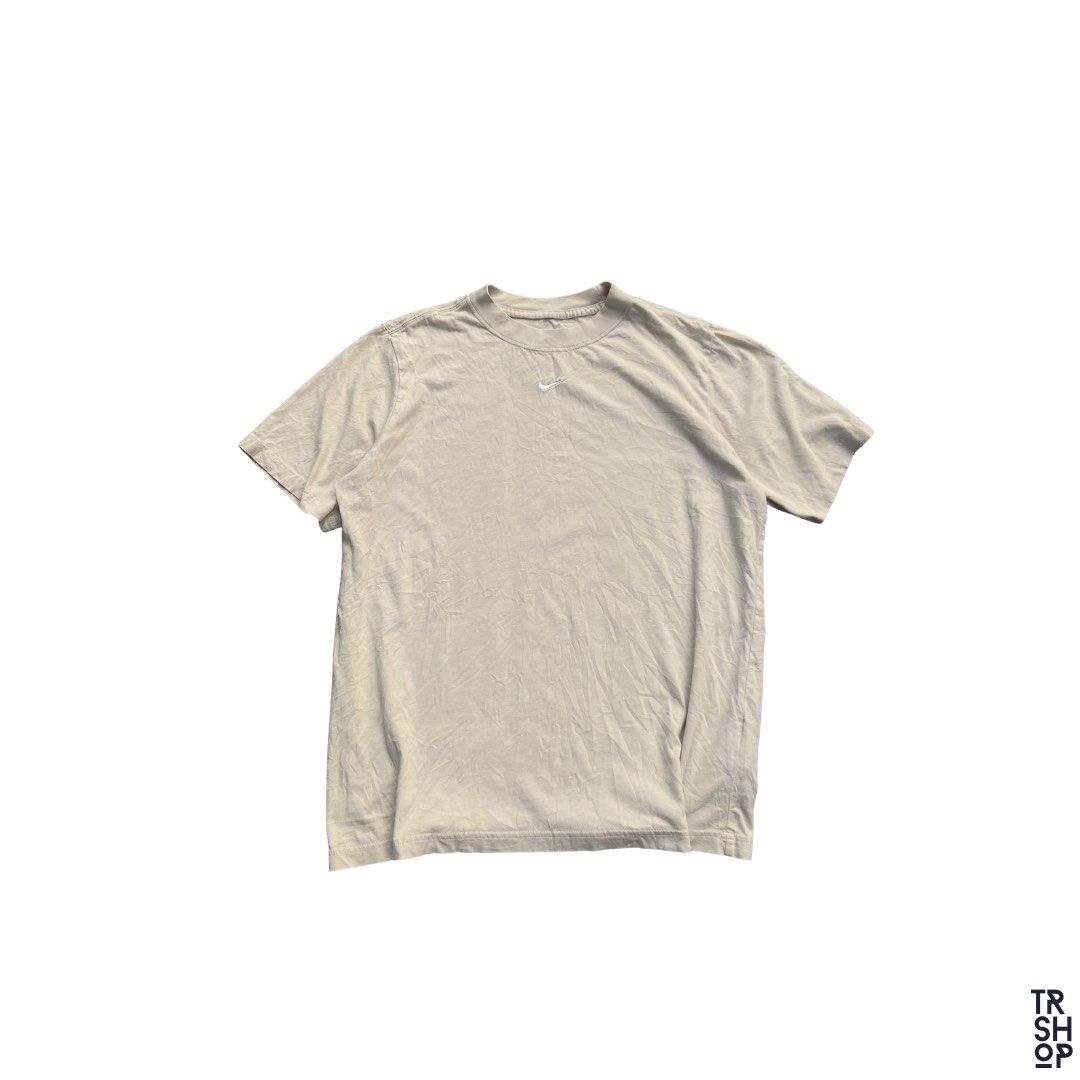 Nike Mid Swoosh (Beige) (Category: Tshirts & Polo Shirts ) located in Naga. Submitted by marcbiench83020 (Listing ID 1467721783, Image 1). Description: Nike Mid Swoosh (Beige) Dimes: 20x25 Size: M-L Condition: Excellent Condition Color Rate: 9/10 Issue: None.