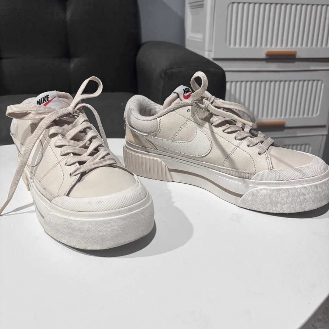 Nike Nude Sneakers (Category: Sneakers) located in Taguig. Submitted by eladela.closet (Listing ID 1467669297, Image 2). Description: just needs cleaning fits 38.5 no box.