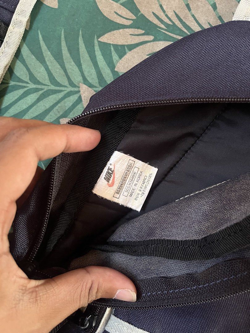 Nike One-Strap Sling Bag VINTAGE (Category: Sling Bags) located in Buenavista. Submitted by jamesthrift0001 (Listing ID 1467740655, Image 2). Description: .