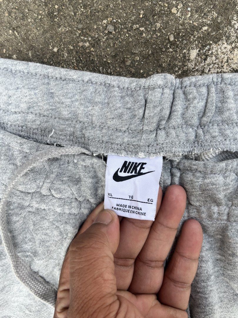 Nike pants (Category: Joggers) located in Manila. Submitted by thrift_kasakin (Listing ID 1467751049, Image 3). Description: Excellent condition No issue Good as new .