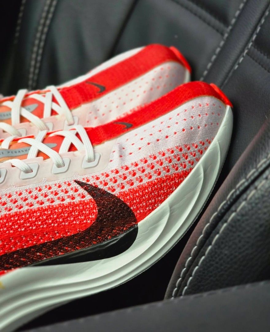Nike Pegasus Plus 'White/Bright Crimson' ⚡️ (Category: Sneakers) located in Makati City. Submitted by soleparkmnl (Listing ID 1467688460, Image 3). Description: Nike Pegasus Plus 'White/Bright Crimson' ⚡️ Sizes: US 9 ( men ) Brandnew • Legit • Complete with box 3,990 PHP ONLY! ( 9,895 SRP ) 📌 Issue: Slight dirt. ( Right pair ) 📌 We entertain COP/COD transactions. 📍 Makati City 📦 We ship nationwide 📩 DM for more details. 📸 ACTUAL PHOTOS..