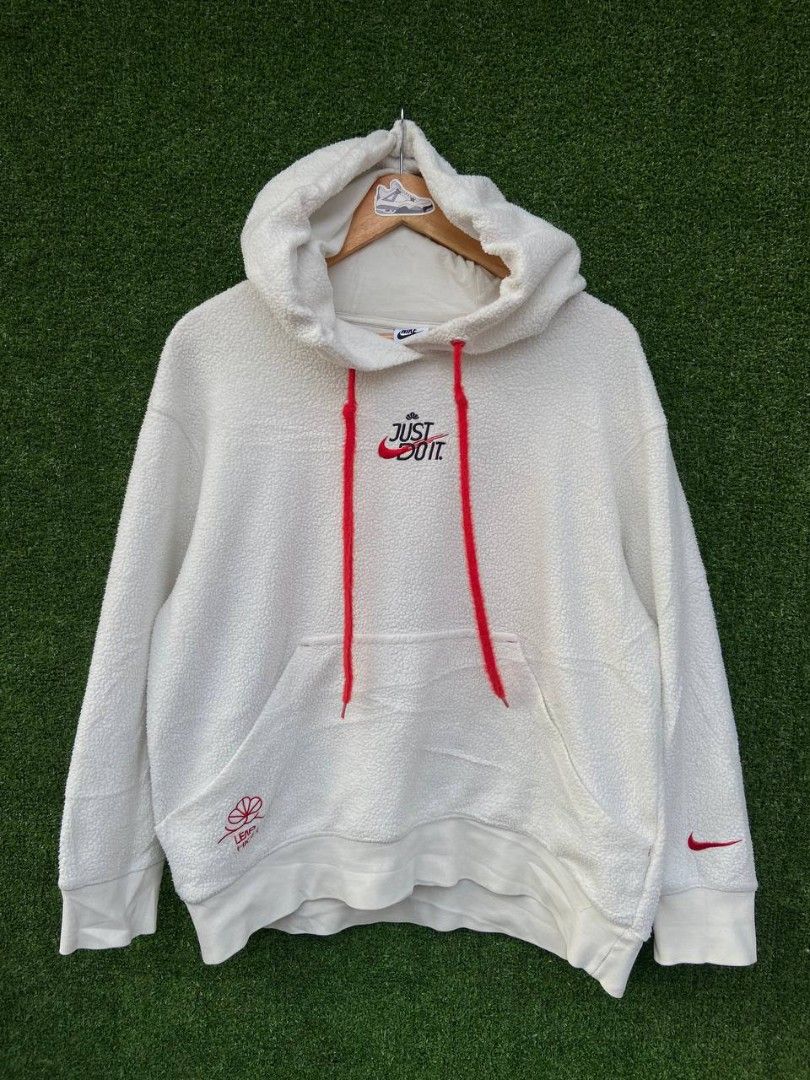 Nike plush fleece (Category: Hoodies) located in Cavite. Submitted by preloved_archives. (Listing ID 1467716430, Image 1). Description: .