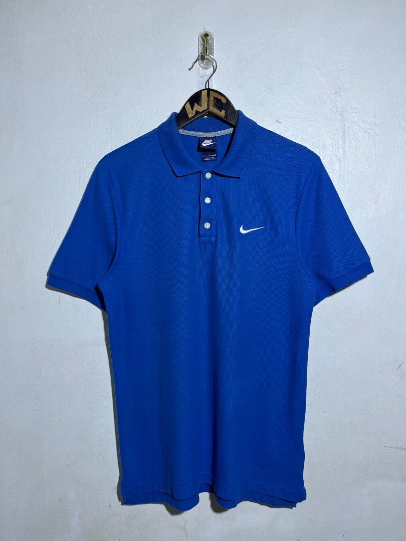 NIKE POLO SHIRT (Category: Tshirts & Polo Shirts ) located in Dumaguete. Submitted by kingepoy (Listing ID 1467713693, Image 2). Description: Large on tag Fit to medium Width 19.5 / Length 28-29 Excellent Condition 9.7/10 Color rate No issues.