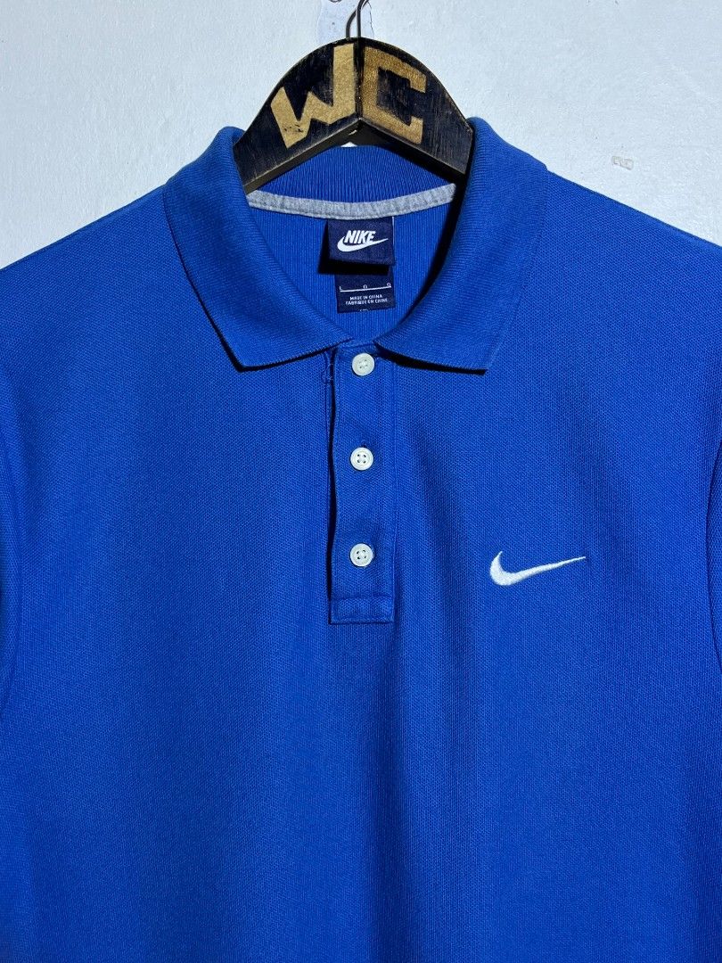 NIKE POLO SHIRT (Category: Tshirts & Polo Shirts ) located in Dumaguete. Submitted by kingepoy (Listing ID 1467713693, Image 3). Description: Large on tag Fit to medium Width 19.5 / Length 28-29 Excellent Condition 9.7/10 Color rate No issues.