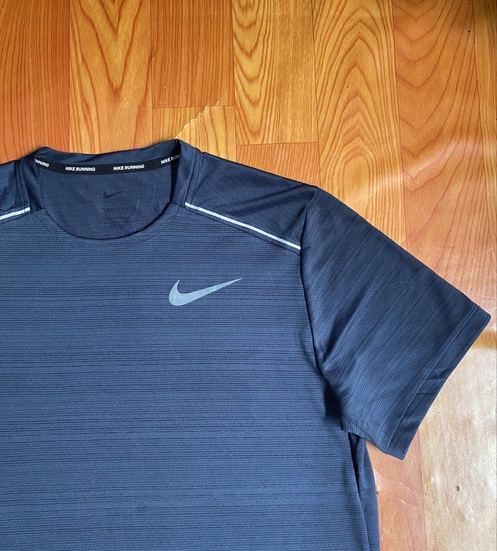 Nike running shirt (Category: Activewear) located in Cebu City. Submitted by jerianix (Listing ID 1467802344, Image 2). Description: Nike running shirt Size large W20.5 L26-27.5 Good condition No issues .