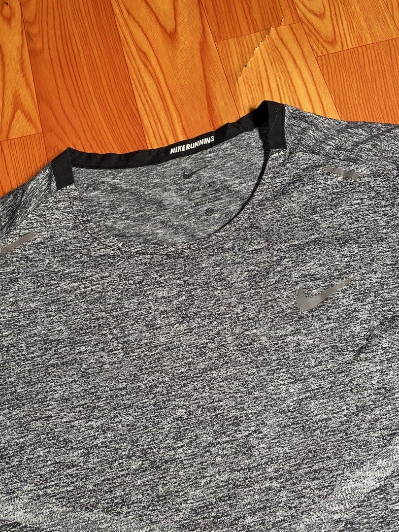 Nike running shirt (Category: Activewear) located in Cebu City. Submitted by jerianix (Listing ID 1467803405, Image 3). Description: Nike running shirt Size XL W21.5 L26 Excellent condition No issues .