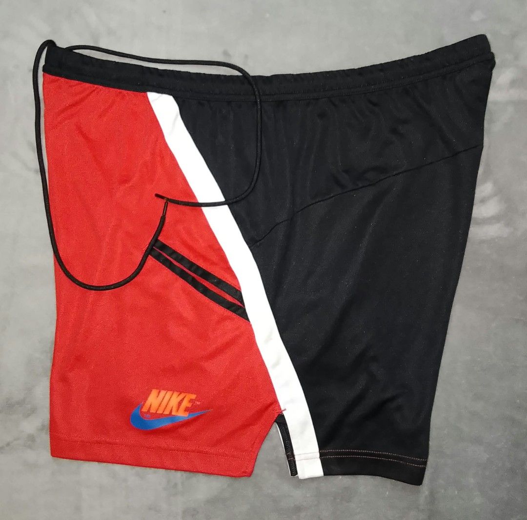 Nike Script Short ( Above the Knee ) (Category: Shorts) located in Manila. Submitted by kayzthawan (Listing ID 1467677050, Image 1). Description: ₱350.00 💎 Nike Script Short ( Above the Knee) Size; XXLarge Dimes: 38-44 x 17 Condition: Excellent Condition: 9.5 Issue : Small Yellow Stain.
