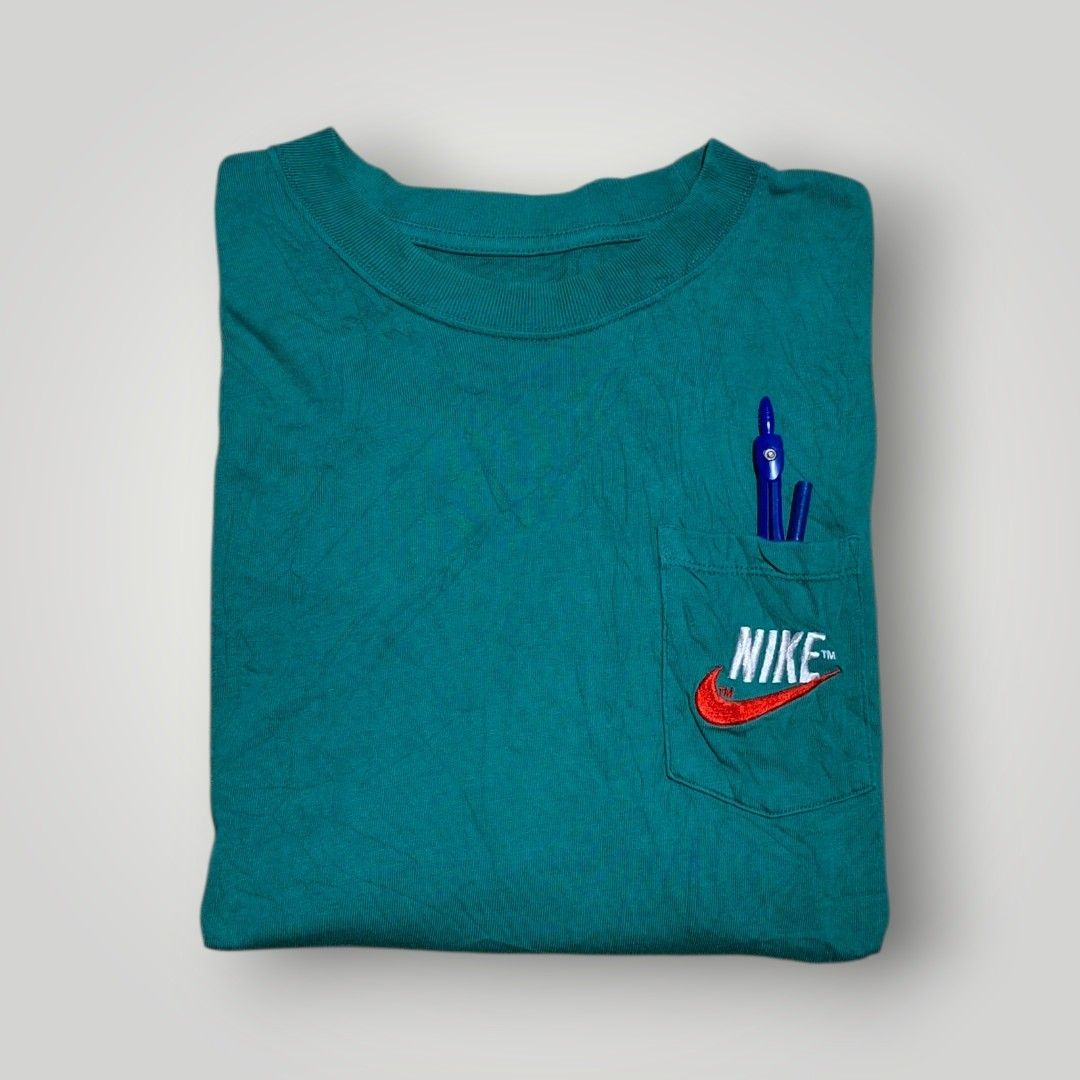 Nike shirt mens (Category: Tshirts & Polo Shirts ) located in Manila. Submitted by markjethro.rubenta (Listing ID 1467768532, Image 3). Description: Nayk Men's Tee ✅️ Dimes : L 28 x W 21.5 Condition & Color rate : Excellent Condition 💯 Issue: 🙅‍♂️ ❌️ Item price: For only 580💰 Location: Iligan City ( JNT Courier )📌 Message me lang Po for more inquiries 📥.