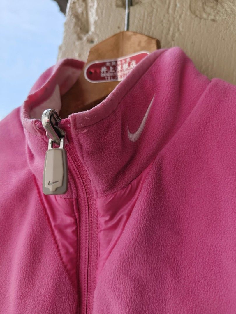 Nike Sleeveless Women Golf (Category: Sleeveless) located in Manila. Submitted by thriftinefolife (Listing ID 1467793903, Image 2). Description: Excellent Condition.
