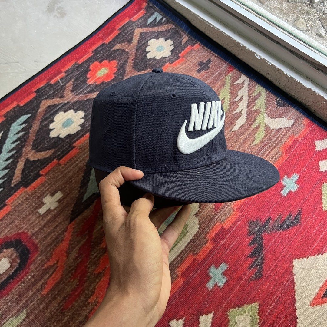 Nike snapback (Category: Caps & Hats) located in Tandag. Submitted by archive.dept (Listing ID 1467655912, Image 2). Description: needs proper reshapeonly.