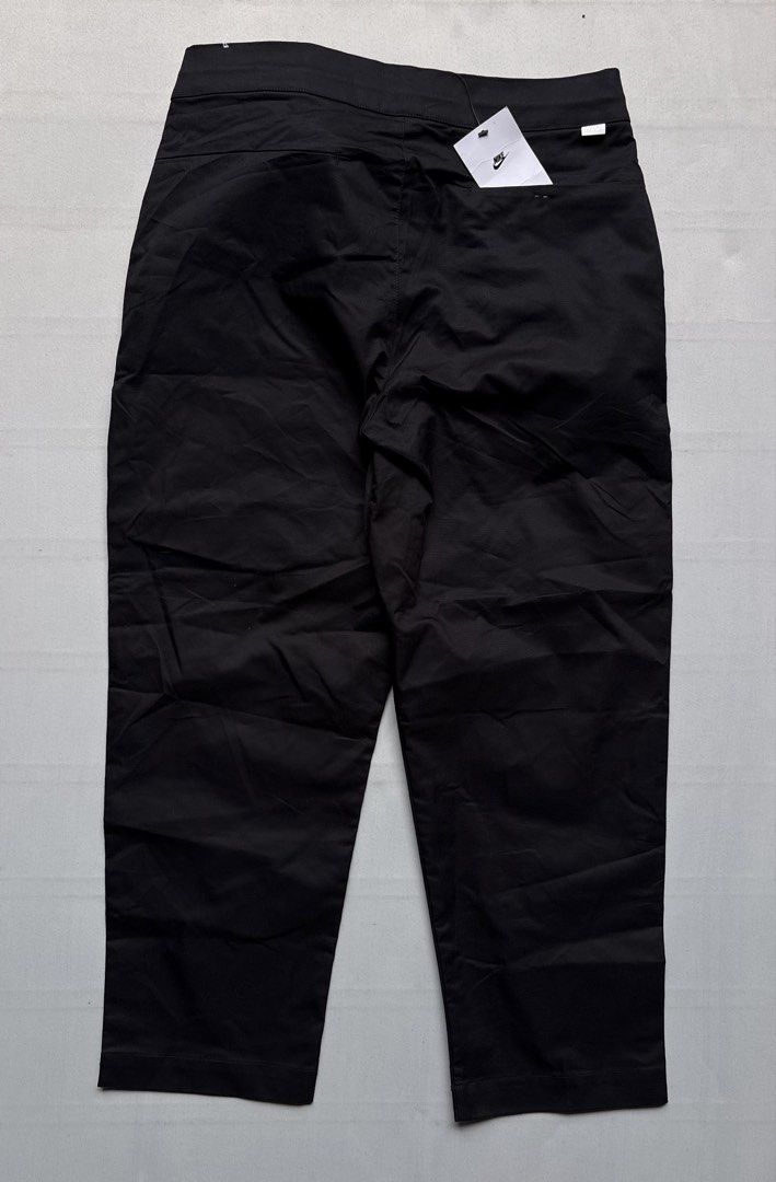 NIKE Sportswear Essential - Black (Category: Chinos) located in Baguio. Submitted by viibodegaaa (Listing ID 1467735407, Image 3). Description: Item: NIKE Sportswear Essential - Black Size: 30 Waist: 15.5’ Length: 34.5’ Leg opening: 7’ Price: 1480.