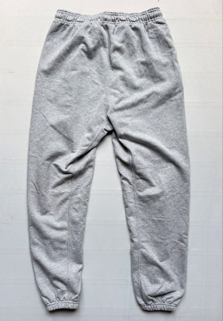 NIKE Standard Issue Jogger - Gray (Category: Joggers) located in Baguio. Submitted by viibodegaaa (Listing ID 1467735287, Image 3). Description: Item: NIKE Standard Issue Jogger - Gray Size: M Waist: 14’ **unstretched** Length: 37’ Price: 1280.