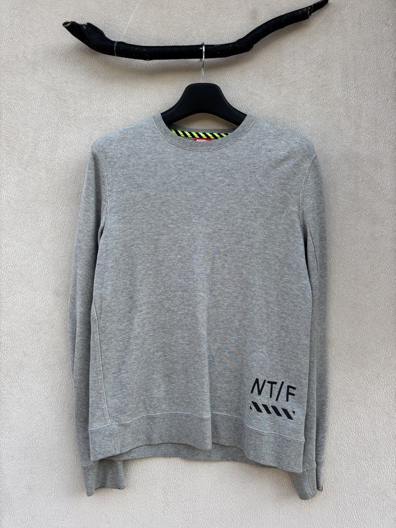 Nike Sweatshirt (Category: Coats, Jackets and Outerwear) located in Baybay. Submitted by thrift.ed2023 (Listing ID 1467669826, Image 1). Description: Nike Sweatshirt Medium 20x27 No Issue Need Wash Good as New .