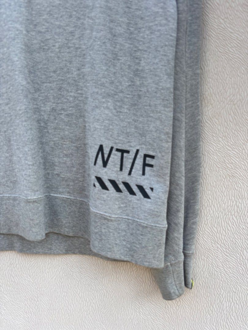 Nike Sweatshirt (Category: Coats, Jackets and Outerwear) located in Baybay. Submitted by thrift.ed2023 (Listing ID 1467669826, Image 2). Description: Nike Sweatshirt Medium 20x27 No Issue Need Wash Good as New .