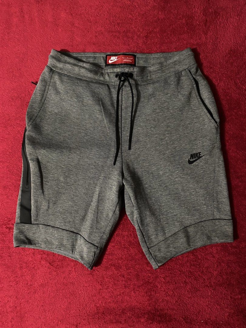 Nike Tech Athletic Shorts (Category: Shorts) located in Mandaluyong City. Submitted by aiztyle (Listing ID 1467648713, Image 1). Description: Nike Tech Athletic Sports Drawstring Shorts Available: 2 pcs. Medium on tag Measurement: Waist 30”-33” Length 20 Good as NEW Nasa 1k +++ pa ang bentahan Super SALE Php400.00 only.