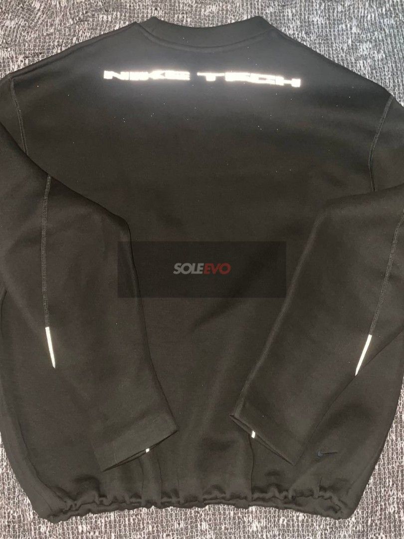 Nike Tech Crewneck Sweatshirt Black (Category: Coats, Jackets and Outerwear) located in Pasig City. Submitted by soleevo (Listing ID 1467721478, Image 2). Description: For Sale Original Tech Mens Fleece Crew with Reflectives Accents (Black) - Good as new -Size: L Dimensions (inches): Chest: 41-44 Waist: 35-38 Hip: 41-44 Height: 5'7" to 6'0" - Php 2,850 “Can send additional pictures.” Payment first policy. Location: Pasig City Facebook: Sole Evo I
