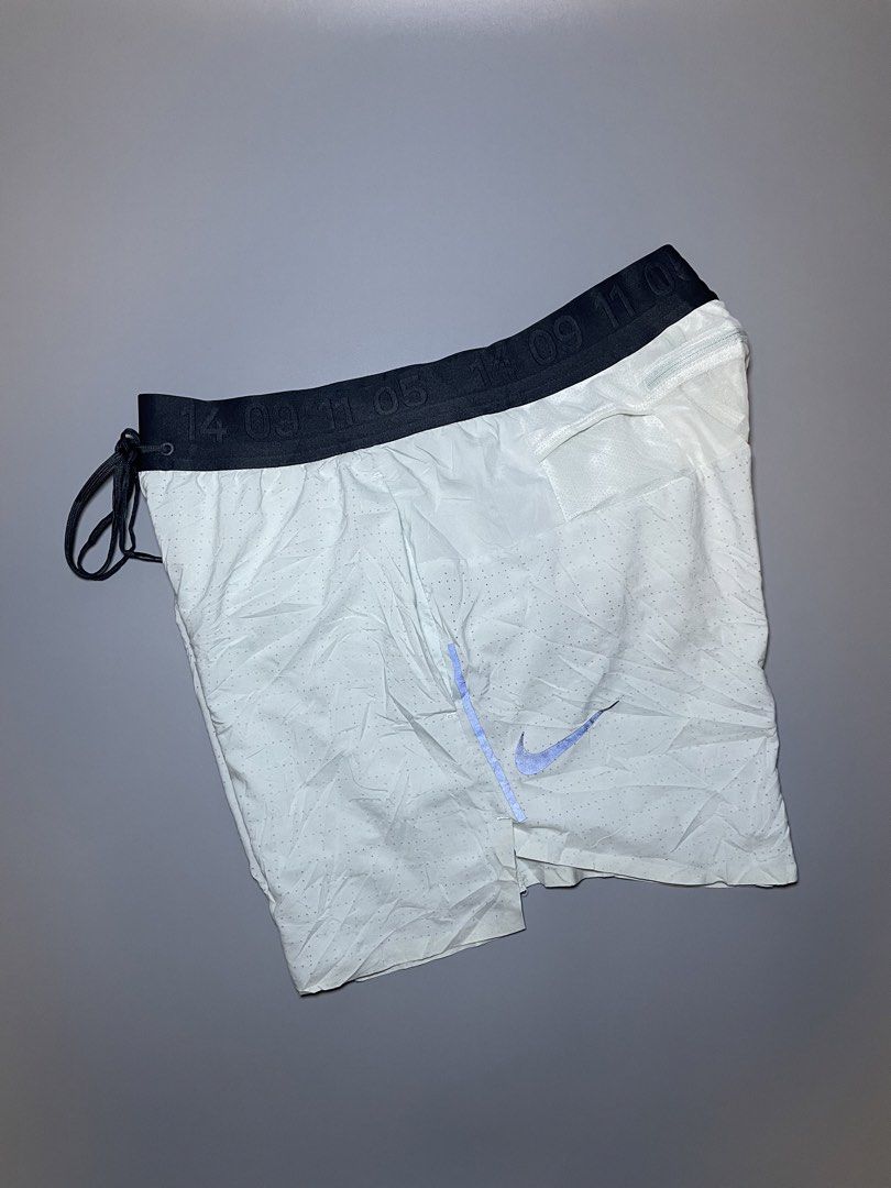 NIKE TECH PACK HEREN SHORT M NK FLEX STRIDE 5In (Category: Shorts) located in Cebu City. Submitted by drippinthrift (Listing ID 1467620365, Image 3). Description: W/Brief Size M Waist 30-33 / Lenght 13.5 Good as new No issue .