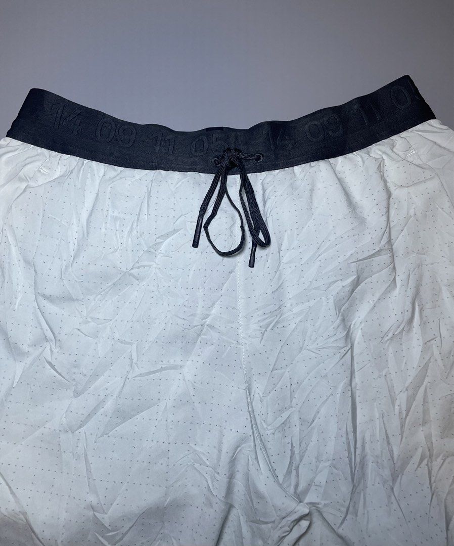NIKE TECH PACK HEREN SHORT M NK FLEX STRIDE 5In (Category: Shorts) located in Cebu City. Submitted by drippinthrift (Listing ID 1467620365, Image 2). Description: W/Brief Size M Waist 30-33 / Lenght 13.5 Good as new No issue .