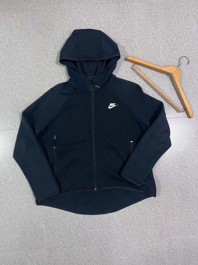 Nike Techfleece (Category: Coats, Jackets and Outerwear) located in Manila. Submitted by thriftniotits (Listing ID 1467743976, Image 1). Description: - Excellent Condition - Flawless - Dimes - 22x23 Front 26 Back Pm for more details!.