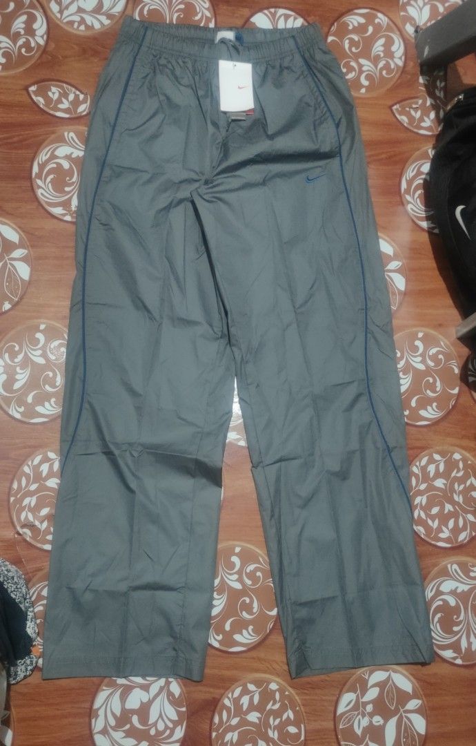Nike Track pants Waterproof Brandew (Category: Coats, Jackets and Outerwear) located in Cabuyao City. Submitted by THRIFTHITS (Listing ID 1467781179, Image 1). Description: Brandew N1k3 Water Proof 💦 Track pants (Authentic) Bnew with hang tag W 30-34 L 39 Mine 750‼️ Direct Message me and Add for fast Transaction ty .