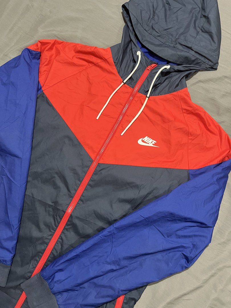 nike tritone windbreaker (Category: Coats, Jackets and Outerwear) located in Manila. Submitted by lloydiemmfmannn (Listing ID 1467724973, Image 2). Description: nike tri tone windbreaker sz L on tag w23 l27.5 flaws: 1 minimal scratch pasay location ig: ALLIN.THRIFT.