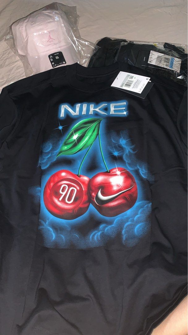 nike tshirt unisex (Category: Shirts) located in Carmona. Submitted by lylevizcarra (Listing ID 1467713893, Image 1). Description: .