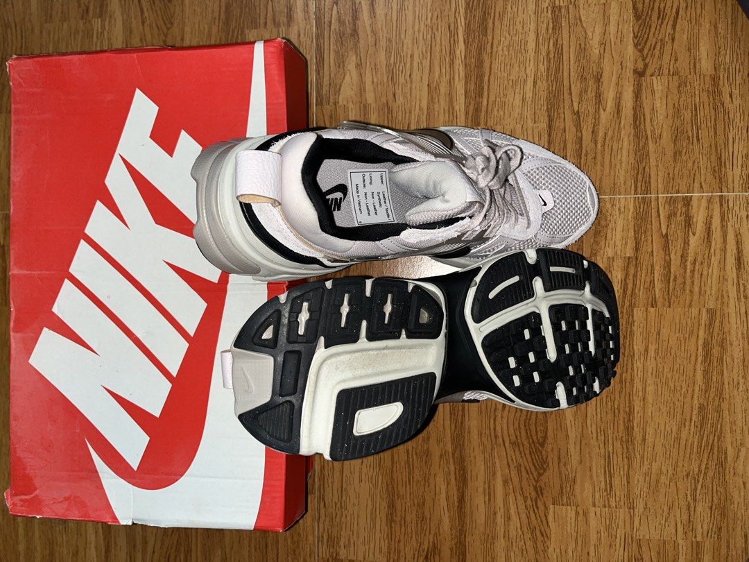 Nike V2K Run Metallic Silver Pink (Category: Sneakers) located in Bacolod City. Submitted by delsolo (Listing ID 1467643997, Image 3). Description: Nike V2K Run sneakers in pink and metallic silver. Used once but not for a whole day .