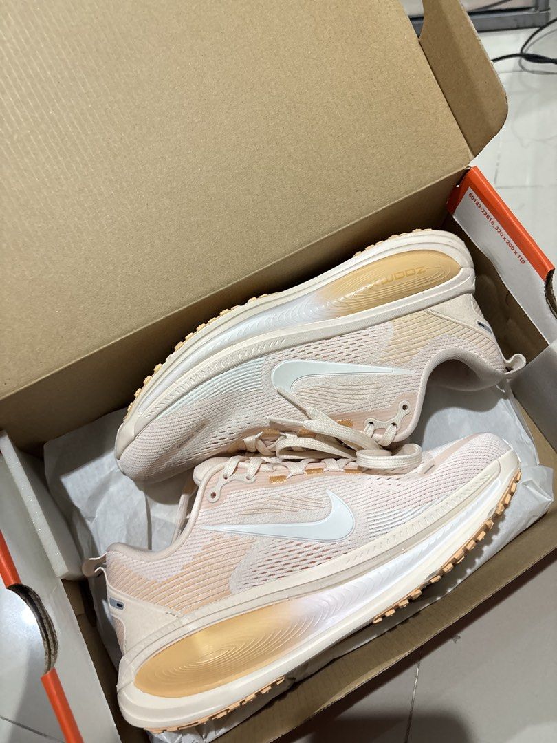 Nike Vomero 18 - Orange Chalk (Category: Sneakers) located in Quezon City. Submitted by marialpz (Listing ID 1467751376, Image 1). Description: RFS: Not for wide feet SRP: 8,000 Bought it in Planet Store October 2026.