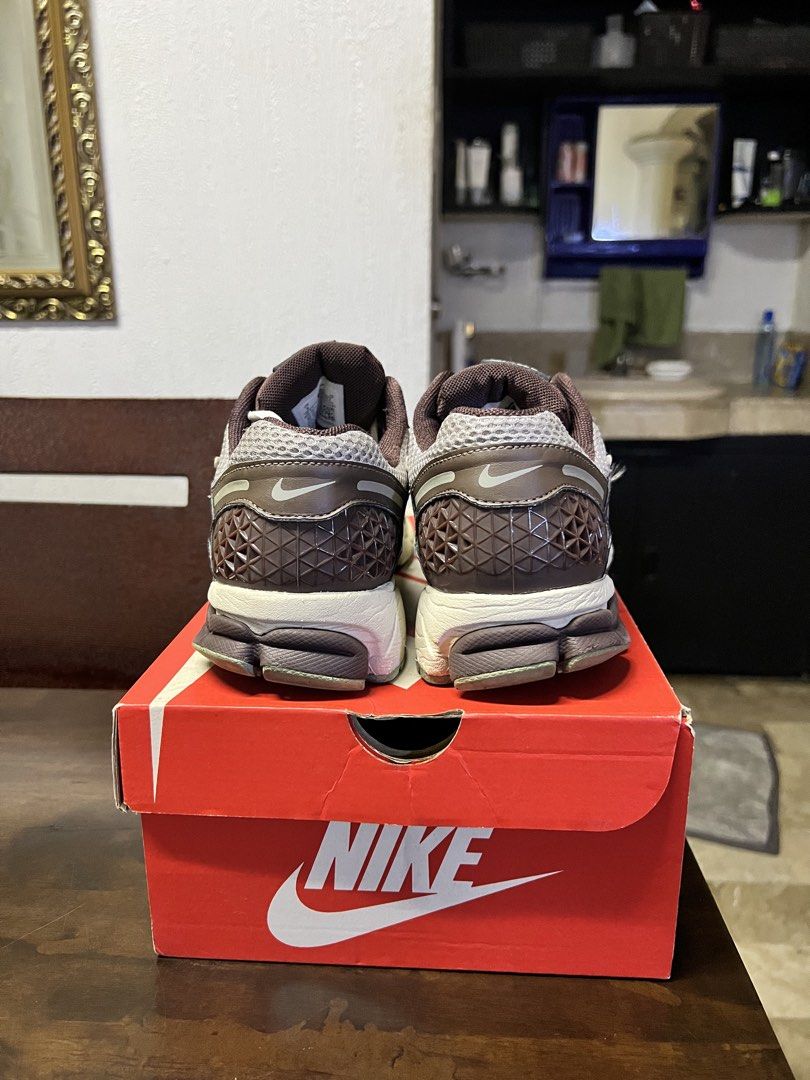 Nike Vomero 5 Mink Brown (Category: Sneakers) located in Cainta. Submitted by superjustynzone (Listing ID 1467673517, Image 3). Description: Nike Vomero 5 Mink Brown - Pair only - Size 7.5 US Mens - Used Location: Cainta Rizal Greenpark Village - Available for delivery/pickups - Pm for more pictures.