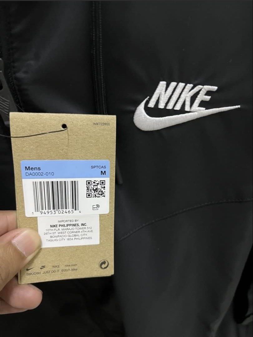 Nike Windrunner Black Jacket Size M (Category: Coats, Jackets and Outerwear) located in Meycauayan. Submitted by ranastridran (Listing ID 1467608362, Image 3). Description: - Brand: Nike - Model: The Windrunner - Color: Black - Size: Men's Medium - Condition: Brand new with original store hang tag attached - Features: Hood with drawstring, full zip front, zipped side pockets, and ribbed cuffs/hem.