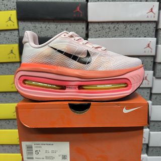 (Category: ) located in . Submitted by pickplanet_sneaker_shirt (Listing ID 1467702508, Image 1). Description: .