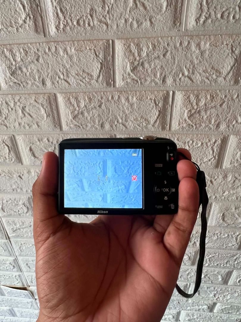 Nikon L25 Coolpix Digital Camera (Category: Cameras) located in Cebu City. Submitted by chrisjayma26571 (Listing ID 1467643674, Image 3). Description: Free 4GB card (di ko na pic) at card reader..
