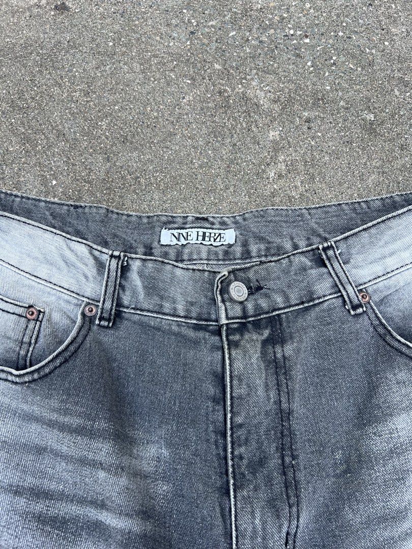 Nine Herze & Co (Category: Shorts) located in Manticao. Submitted by flipwithdave (Listing ID 1467737605, Image 3). Description: Nine Herze & Co 🔥 GOOD CONDITION✅ COLOR 10/10✅ WITH TAGS ✅ Dimes: L:22 W: 36 Leg opening: 12 PRICE:📩 PM na mga bossing📍‼️ IG: flip_with_dave FB: Flip With Dave Carousell: Flip with dave LOCATION: MINDANAO MOP: GCASH 📲 COURIER: J&T🚚 Pay first before delivery 📱 Strictly no cancelation ‼️ No refunds/ returns of items
