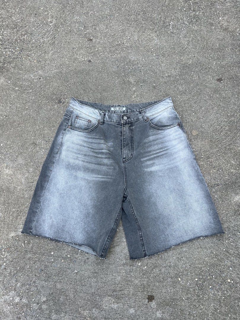 Nine Herze & Co (Category: Shorts) located in Manticao. Submitted by flipwithdave (Listing ID 1467737605, Image 1). Description: Nine Herze & Co 🔥 GOOD CONDITION✅ COLOR 10/10✅ WITH TAGS ✅ Dimes: L:22 W: 36 Leg opening: 12 PRICE:📩 PM na mga bossing📍‼️ IG: flip_with_dave FB: Flip With Dave Carousell: Flip with dave LOCATION: MINDANAO MOP: GCASH 📲 COURIER: J&T🚚 Pay first before delivery 📱 Strictly no cancelation ‼️ No refunds/ returns of items