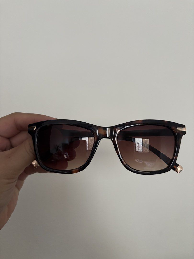 Ninewest sunnies (Category: Sunglasses & Eyewear) located in Quezon City. Submitted by prettysash (Listing ID 1467622497, Image 1). Description: preloved so manage your expectations, 100% authentic. .