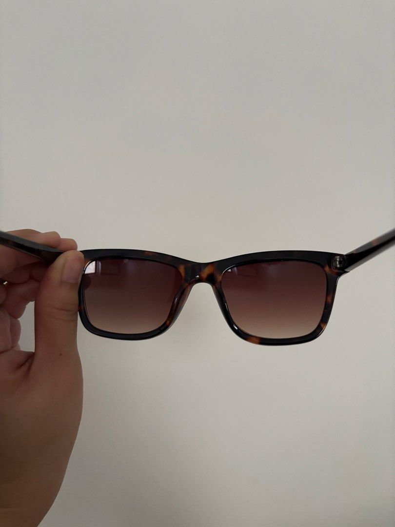 Ninewest sunnies (Category: Sunglasses & Eyewear) located in Quezon City. Submitted by prettysash (Listing ID 1467622497, Image 2). Description: preloved so manage your expectations, 100% authentic. .