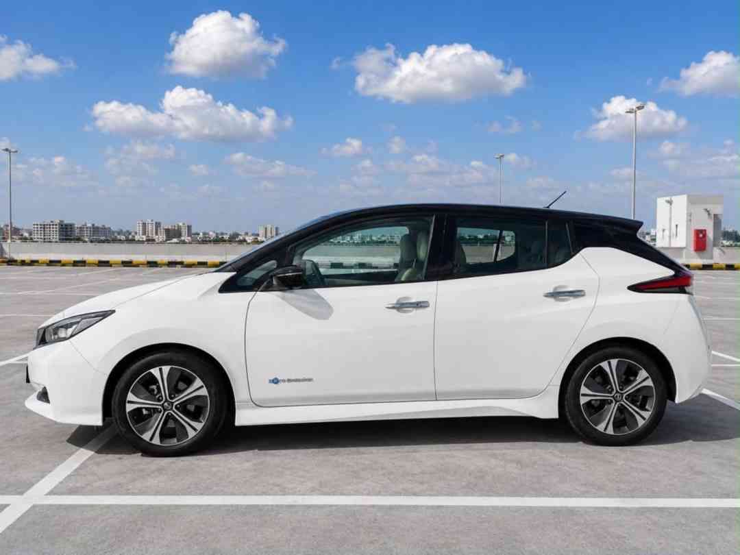 Nissan Leaf Electric 40 kWh (A) (Category: Used Cars) located in Singapore. Submitted by sgcarchoicewc (Listing ID 1467652265, Image 2). Description: Sales Contact: Casper Lim tel:90687290 .