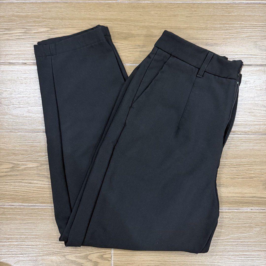 No Brand Black Tailored Trousers (Category: Jeans) located in Makati City. Submitted by heyitsg_ (Listing ID 1467744217, Image 1). Description: - Color: Classic Black - Style: Simple straight leg with flat front - Features: Functional side pockets, belt loops - Material: Smooth finish with slight stretch for comfort - Measurements: ~13 inches across the waist, ~34 inches total length - No when worns.