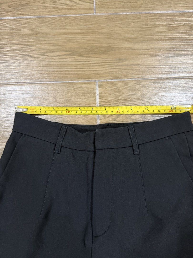 No Brand Black Tailored Trousers (Category: Jeans) located in Makati City. Submitted by heyitsg_ (Listing ID 1467744217, Image 2). Description: - Color: Classic Black - Style: Simple straight leg with flat front - Features: Functional side pockets, belt loops - Material: Smooth finish with slight stretch for comfort - Measurements: ~13 inches across the waist, ~34 inches total length - No when worns.