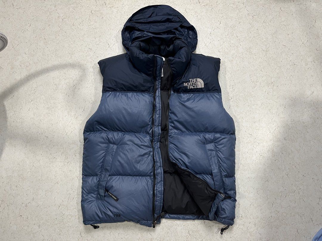 NORTH FACE (EXCELLENT CONDITION) (Category: Coats, Jackets and Outerwear) located in Baguio. Submitted by access05 (Listing ID 1467710149, Image 2). Description: NORTH FACE (EXCELLENT CONDITION) MED (FOR MEN) 2180 NOTE: STOWABLE HOOD, PACKABLE.