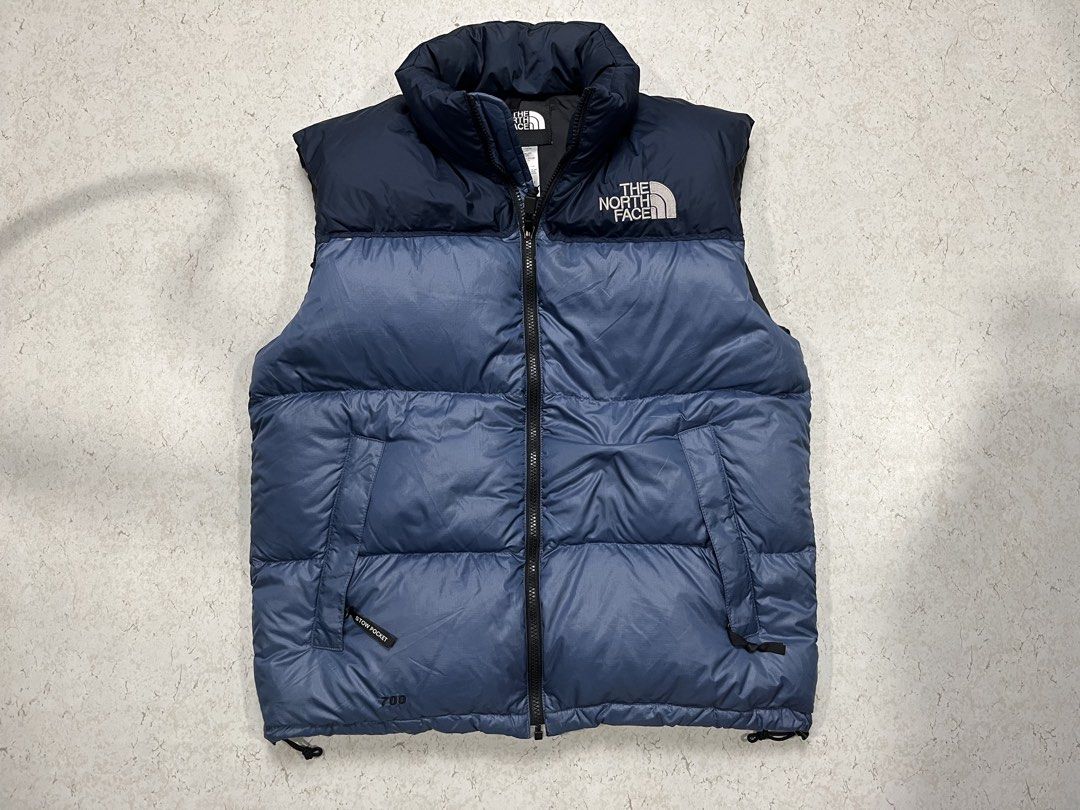NORTH FACE (EXCELLENT CONDITION) (Category: Coats, Jackets and Outerwear) located in Baguio. Submitted by access05 (Listing ID 1467710149, Image 1). Description: NORTH FACE (EXCELLENT CONDITION) MED (FOR MEN) 2180 NOTE: STOWABLE HOOD, PACKABLE.