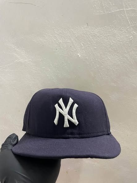 NY OG LOGO ON FIELD HAT (Category: Caps & Hats) located in Caloocan City. Submitted by vntgxlocalsph (Listing ID 1467727251, Image 1). Description: ISSUE : MALAMBOT BRIM COLOR RATE : 8.5/10.