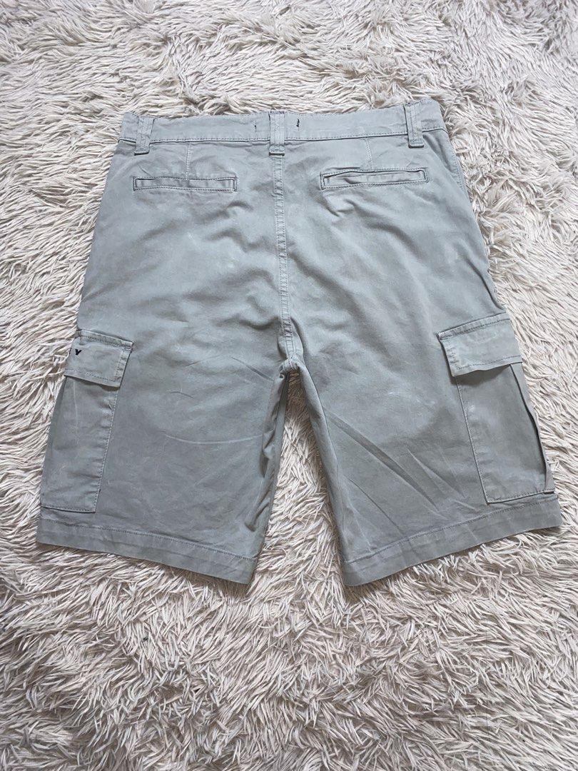 Oakley cargo shorts (Category: Shorts) located in Sibulan. Submitted by hunt_mafia (Listing ID 1467646003, Image 2). Description: Oakley cargo shorts Size-32 Width-20 Length-21 Excellent condition Free vouch for safety transaction Unli video call with item Price: 1500 shipped Loc: Negros Oriental.