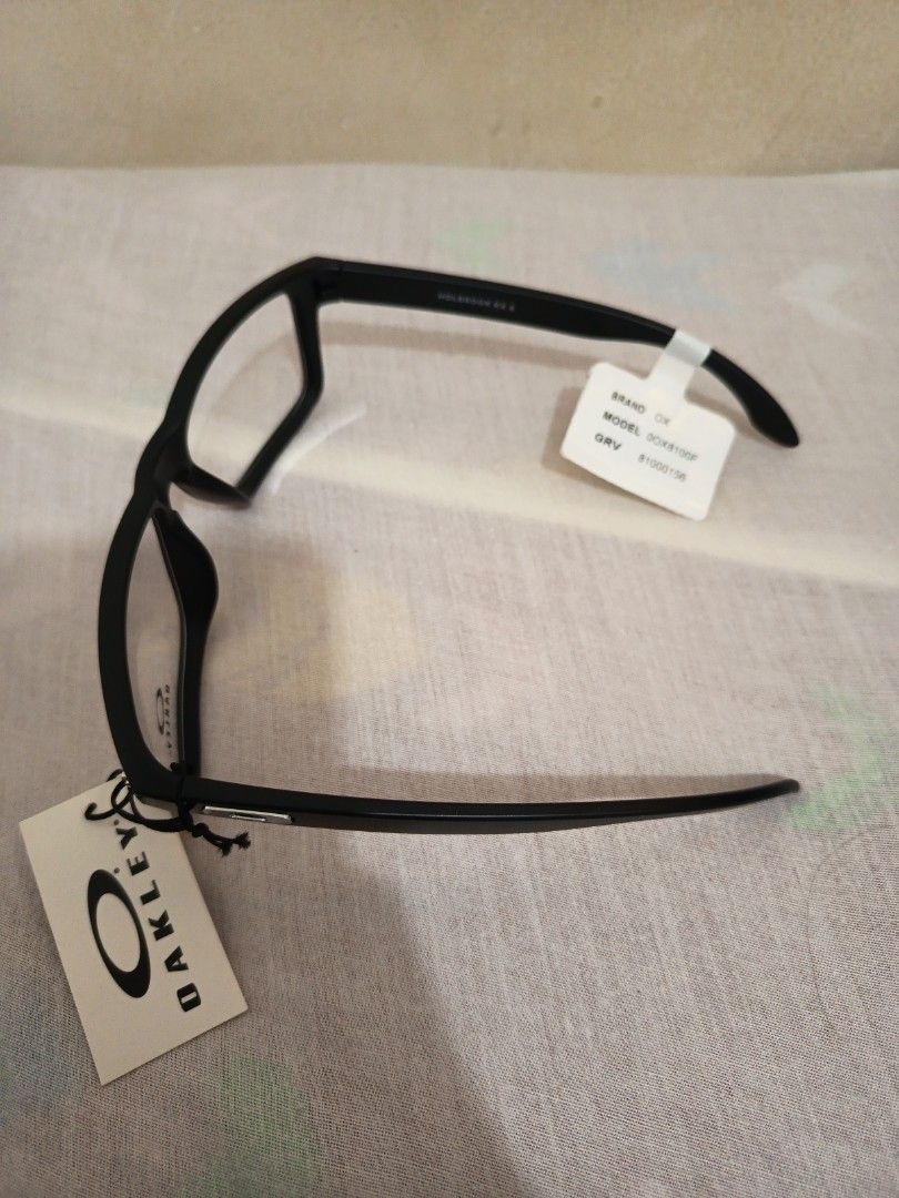 OAKLEY HOLBROOK Eyeglasses (Category: Sunglasses & Eyewear) located in Bacoor. Submitted by imshining_23 (Listing ID 1467673663, Image 3). Description: OAKLEY HOLBROOK Eyeglasses Model 0OX8100F GRV 81000156 Package inclusions : Oakley Eyeglasses, Oakley Protective Carrying Case, and Oakley Soft Carrying Case..