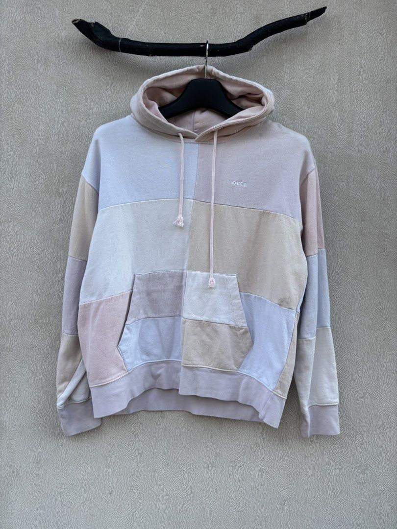 Obey Hoodie (Category: Coats, Jackets and Outerwear) located in Baybay. Submitted by thrift.ed2023 (Listing ID 1467645992, Image 1). Description: Obey Hoodie Mediu to Large 21x24 No Issue Need Wash Good as New.