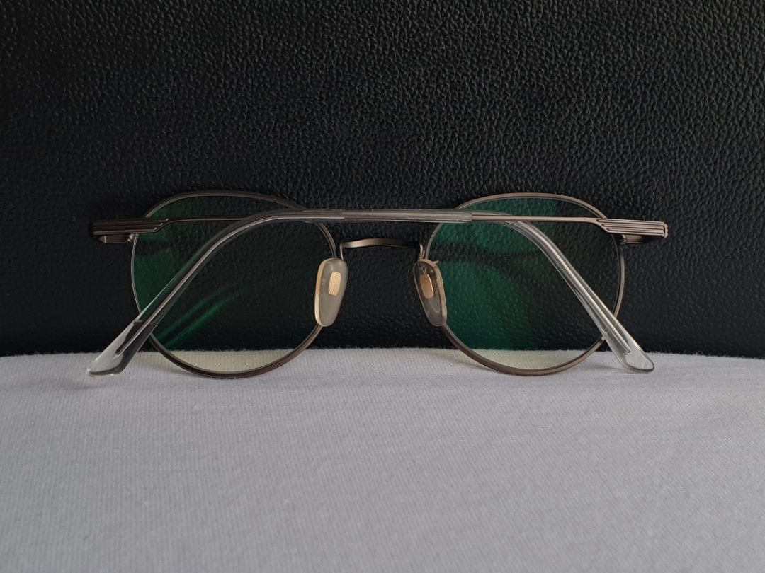 Off Broadway Titanium Eyeglass Frame (Category: Sunglasses & Eyewear) located in Quezon City. Submitted by WasalakTwo (Listing ID 1467774369, Image 2). Description: Straight from Korea Durable and high quality Goodcondition Still presentable Non prescription lens installed Open for delivery nationwide Front Width 13.4cm Front Height 4.5cm.