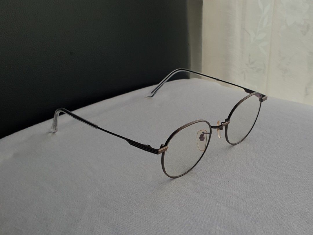 Off Broadway Titanium Eyeglass Frame (Category: Sunglasses & Eyewear) located in Quezon City. Submitted by WasalakTwo (Listing ID 1467774369, Image 3). Description: Straight from Korea Durable and high quality Goodcondition Still presentable Non prescription lens installed Open for delivery nationwide Front Width 13.4cm Front Height 4.5cm.