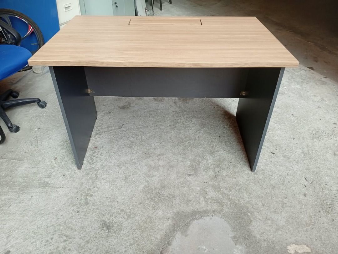 Office Table (Category: Tables & Sets) located in Petaling Jaya. Submitted by nm016648427690 (Listing ID 1467737639, Image 3). Description: Office Drawer Size: W,75.cm,L,120.cm,H,74.cm RM-130 Code :OT-040 Stock Available : 2 Condition : Goods ** (ABOVE PRICE DOES NOT INCLUDE DELIVERY & INSTALLATION) ** We are specialist in BUY or SELL New/Used Home Furniture or Office Equipment [ Perabot Kita Furniture ] Address: L1-03 times 89 Jalan 8A/133, Tama