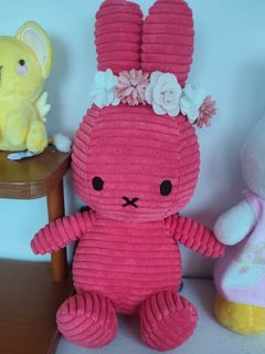 (Category: ) located in . Submitted by ghibli_dreams (Listing ID 1467605834, Image 1). Description: .